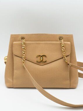 CHANEL Vintage Beige Caviar Leather CC Turnlock Tote Bag 1995 A04566